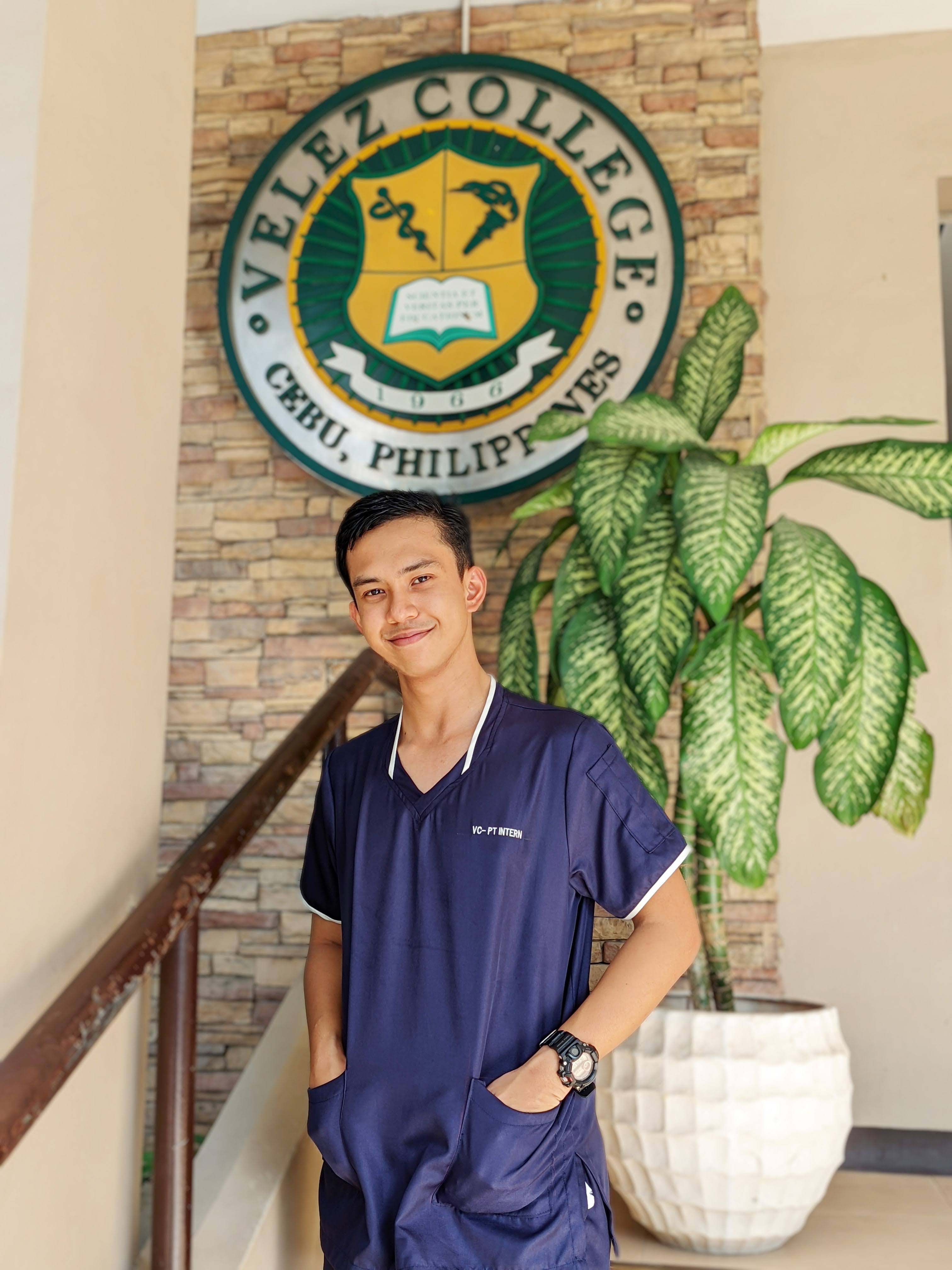Dave as a Physical Therapy intern at Velez College